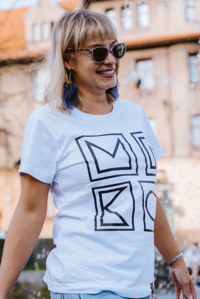 Damski T-shirt z krótkim rękawem MIKO Biały